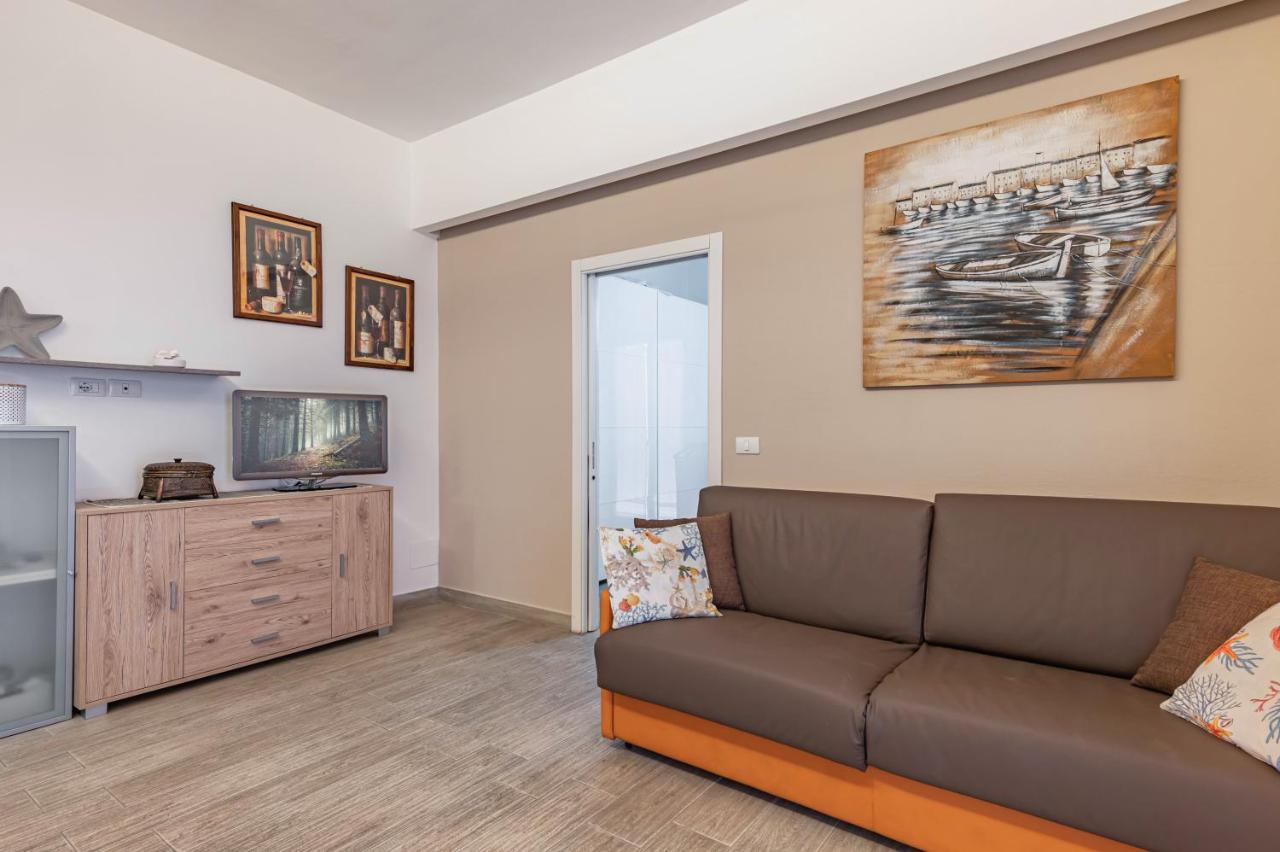 Naxos Bay Flat With Terrace 50 Meters From The Sea Lägenhet Giardini Naxos Exteriör bild